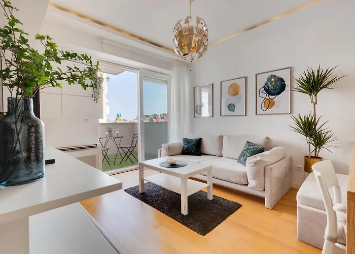 City Lux Apartment 1- With Garage And Balcony