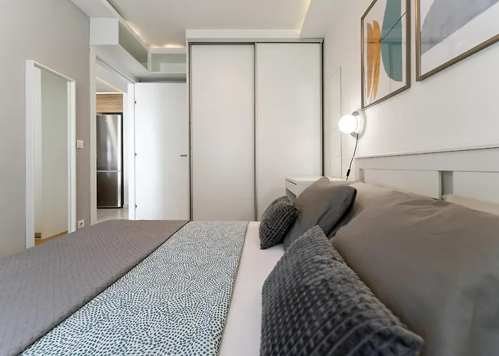 City Lux Apartment 1- With Garage And Balcony