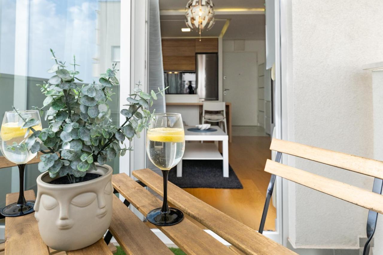 Lux 1- With Garage And Balcony *